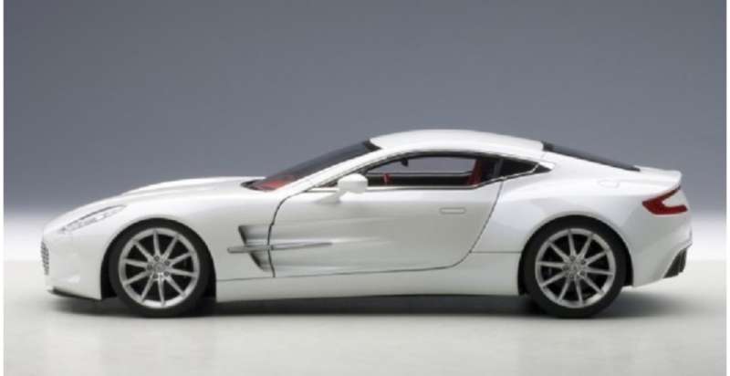 Aston Martin one-77 2010 white-metallic 1/43 Whitebox NEW+boxed #6075 instant wheels