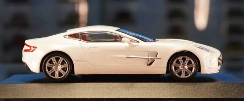 Aston Martin one-77 2010 white-metallic 1/43 Whitebox NEW+boxed #6075 instant wheels