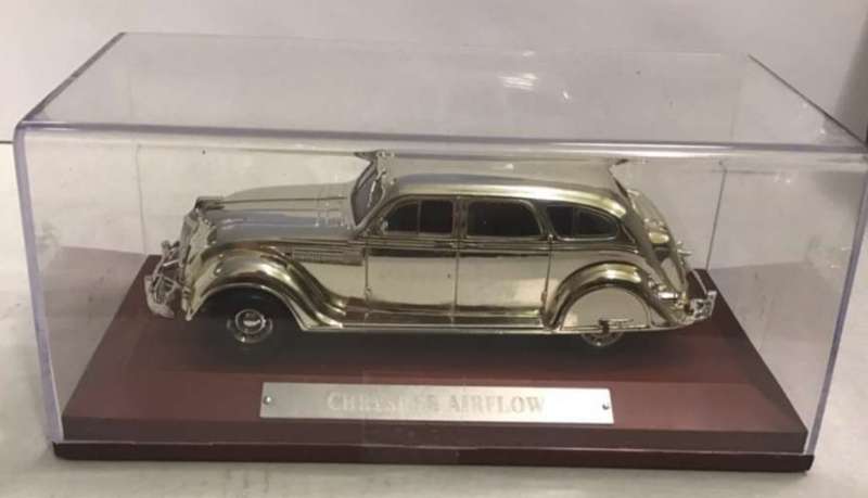 Chrysler Airflow 1934 (Chrome Display Model) 1/43 Atlas NEW+timber-plinth+boxed #6078 instant wheels