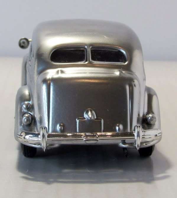 Chrysler Airflow 1934 (Chrome Display Model) 1/43 Atlas NEW+timber-plinth+boxed #6078 instant wheels