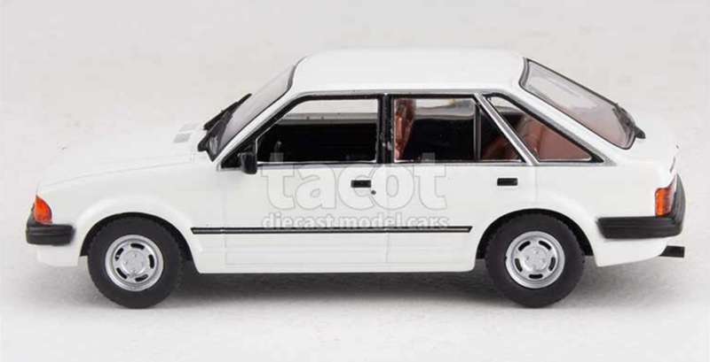 Ford Escort GL Mk.III 1982 white 1/43 IX0 NEW+boxed #6083 instant wheels