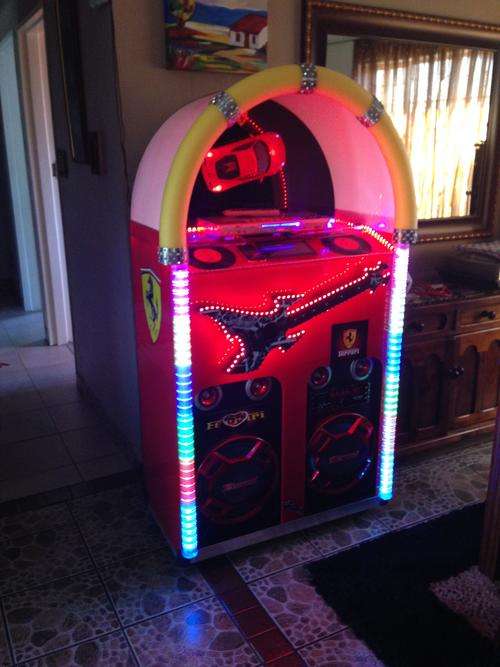 Willister Retro Jukebox - Ferrari Edition