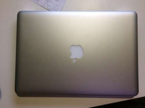!!!HOT!!!  MacBook Pro 13 2.5GHz 16gb ram 512 ssd gb drive