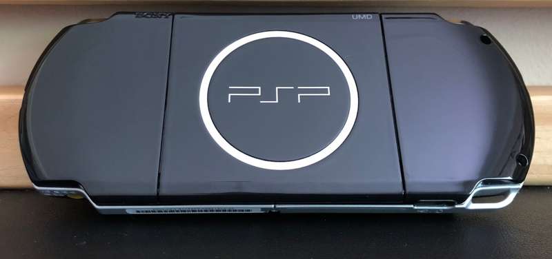 Sony PSP (PSP-3004 PB) Complete in Box Console + Game Bundle