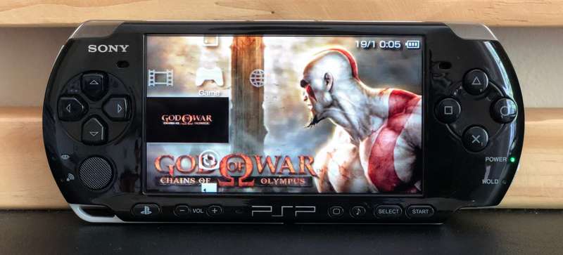 Sony PSP (PSP-3004 PB) Complete in Box Console + Game Bundle