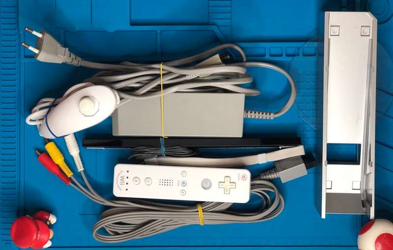 Nintendo Wii Console & Game Bundle