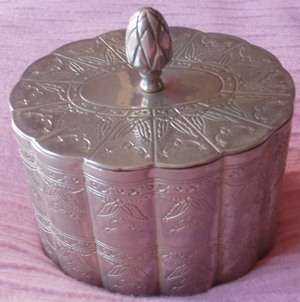 STUNNING METEL  PLATED SILVER JUWELLERY BOX