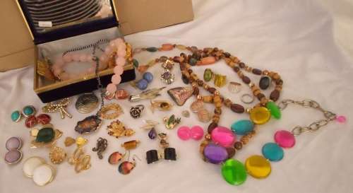 VINTAGE LARGE LUCKY DIP JOB LOT COSTUME VINTAGE JEWELLRY +TRINKET HOLDER