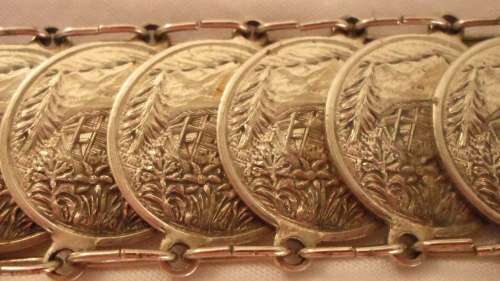 WOW!!!!!!!!!  4 X  BEAUTIFUL COSTUME VINTAGE BRACELETS