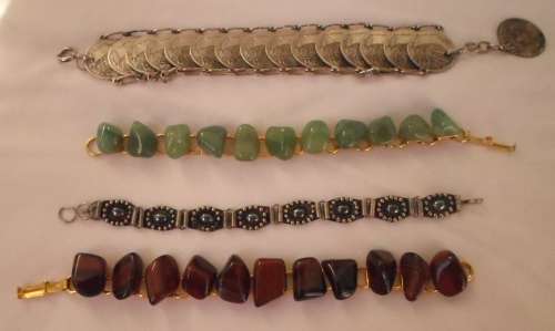 WOW!!!!!!!!!  4 X  BEAUTIFUL COSTUME VINTAGE BRACELETS