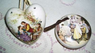 Beatiful Porselain PotPouri Holder X2 Have A Look (Yardley English Lavender