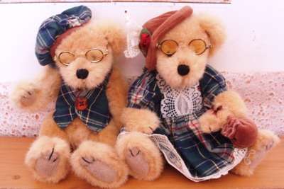 BEAUTIFUL COLLECTORS BEARS ( FROM ENGLAND )