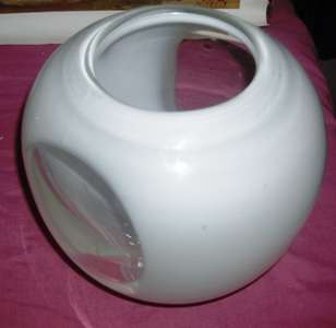 SOOO BEAUTIFUL!!!!CLEAR AND WHITE  BIG LEAD GLASS VASE