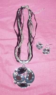 EXQUISITE NECKLACE (NO WORDS TO DESCRIBE)