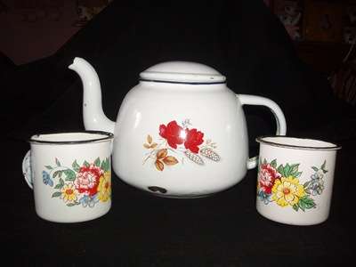 3 PEACES OF ENAMELWARE
