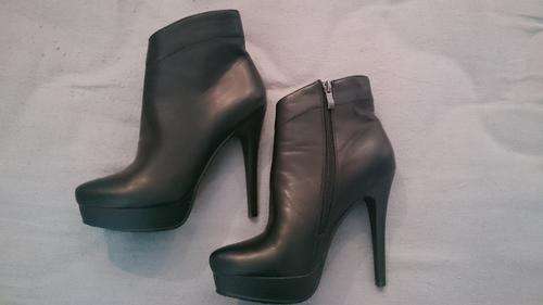 - FASHION FORWARD - Brand New Black Linx Ankle Boots -