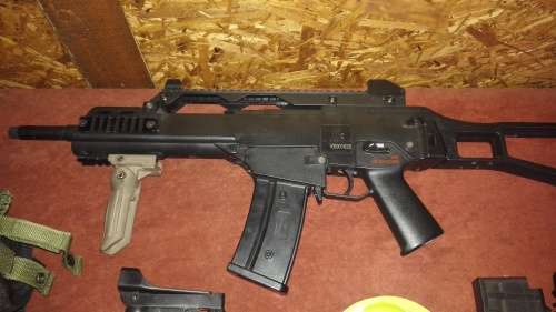 Heckler & Koch G36C Airsoft Rifle with ACCESSORIES!