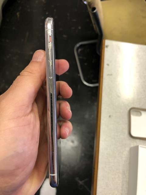 iPHONE X 256GB SILVER - COMPLETE BOX - UNUSED ACCESSORIES - 9/10 IN CONDITION