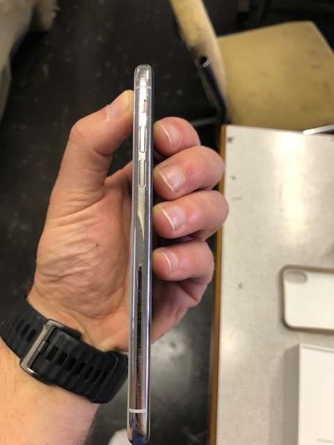 iPHONE X 256GB SILVER - COMPLETE BOX - UNUSED ACCESSORIES - 9/10 IN CONDITION