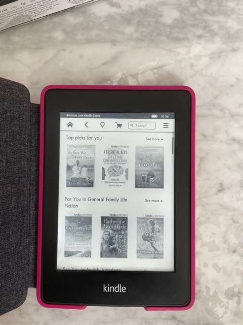 KINDLE PAPERWHITE 6` 3G AND WIFI - 9/10 - INCLUDED PINK AUTHENTIC AMAZON KINDLE LEATHER CASE