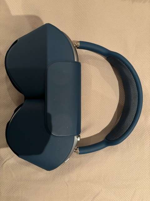 Apple AirPods Max Sky Blue - 9/10 in Condition