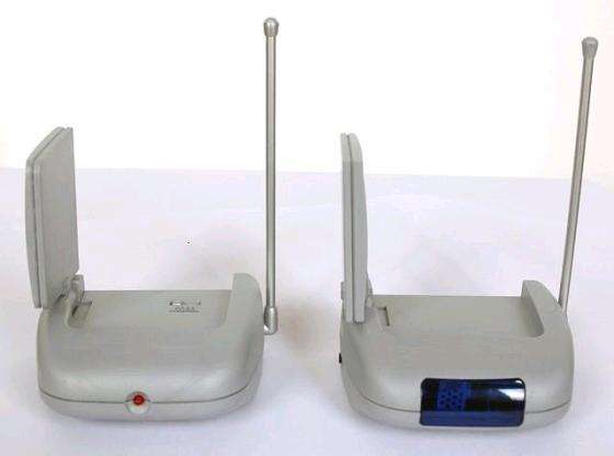 2.4G wireless audio video transceiver system with extra infrared remote control extender