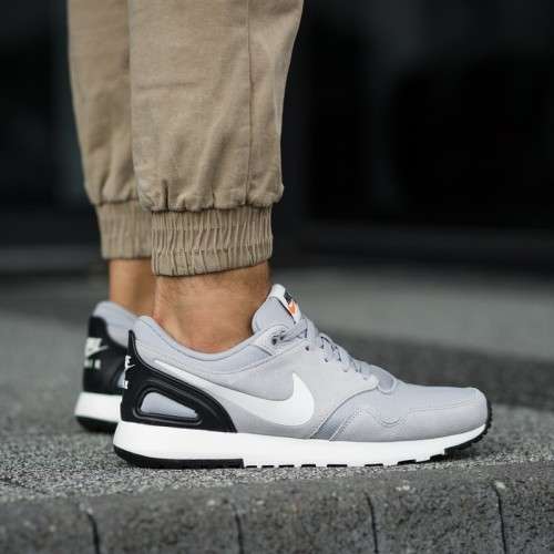 COOL ORIGINAL NIKE AIR VIBENNA  ( UK 8 )  ( SA 8 )