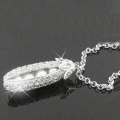 Stunning Ladies Silver Peapod Necklace