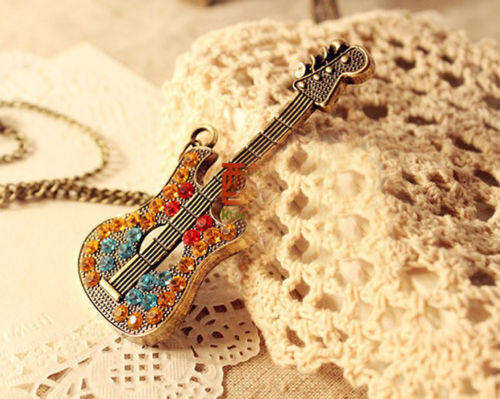 LADIES STUNNING RHINESTONE GUITAR NECKLACE