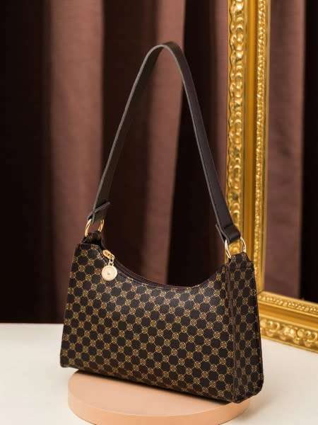 LADIES LUXURIOUS UNDERARM BAGUETTE BAG