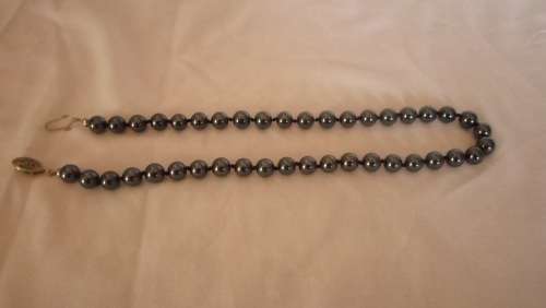 VINTAGE SINGLE STRAND HERMITITE NECKLACE