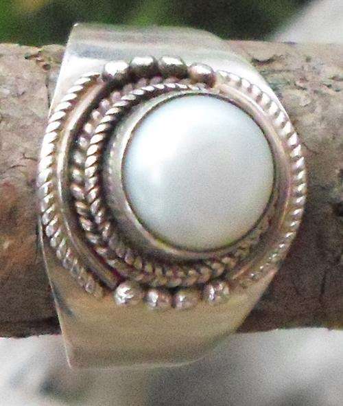 Old Sterling Silver Ring Stunning With a pearl