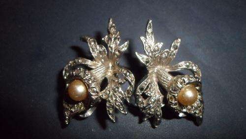 BEAUTIFUL VINTAGE MARCASITE AND PEARL CLIP ON EARINGS