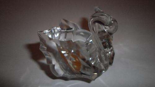 BEAUTIFUL CRYSTAL SWAN ORNAMENT
