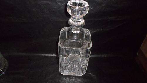 BEAUTIFUL GENUINE-LEAD CRYSTAL DECANTER WITH LID