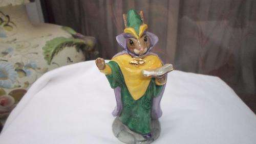 ROYAL DOULTON          ( MYSTIC BUNNYKINS )