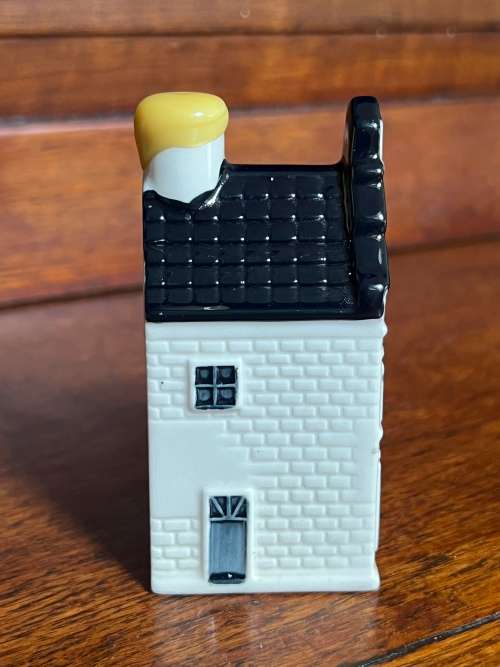 KLM House 17