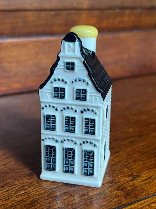 KLM House 17