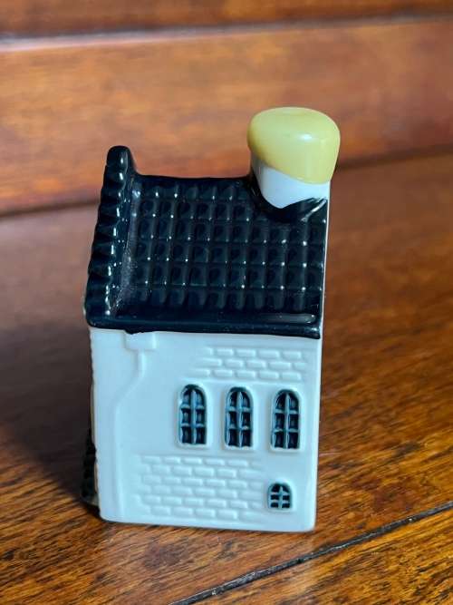 KLM House 4