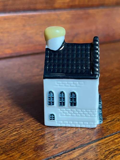 KLM House 4