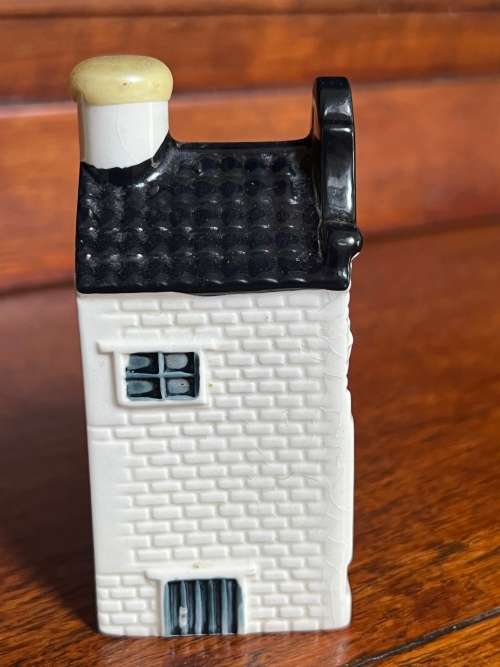 KLM House 12