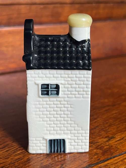 KLM House 12