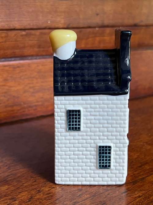 KLM House 23