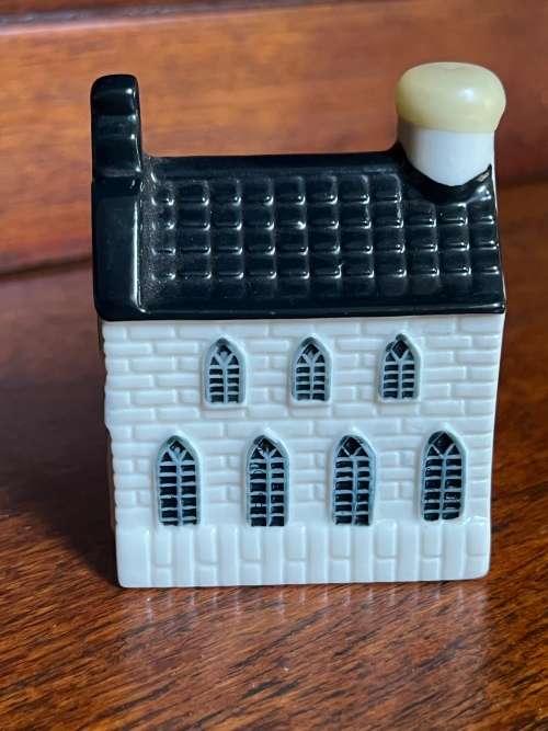 KLM House 7