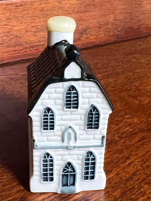 KLM House 7