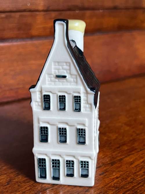 KLM House 31