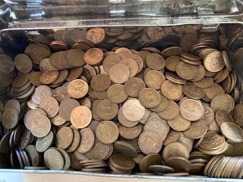 Republic of South Africa 1 cents in Joko Tea Tin. More than 1,250 1c coins