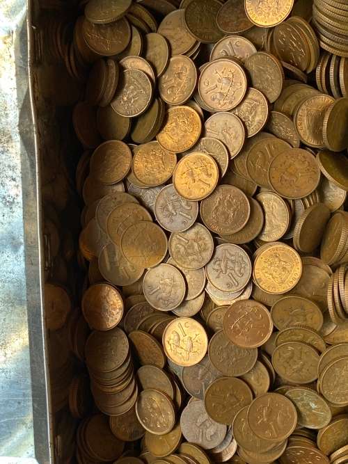 Republic of South Africa 1 cents in Joko Tea Tin. More than 1,250 1c coins