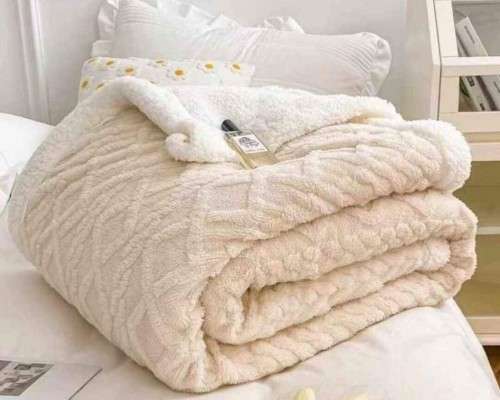 Geometric Patterned Fleece Sherpa Blanket (Queen)