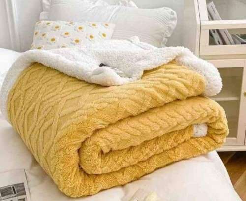 Geometric Patterned Fleece Sherpa Blanket (Queen)